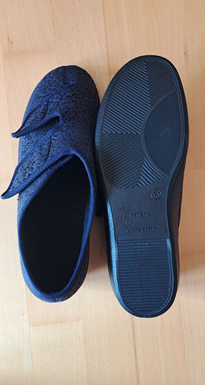 Scarpe da donna: Hausschuhe mit Klettverschluss – Usato da Gerlafingen venduto da Tom_24 2