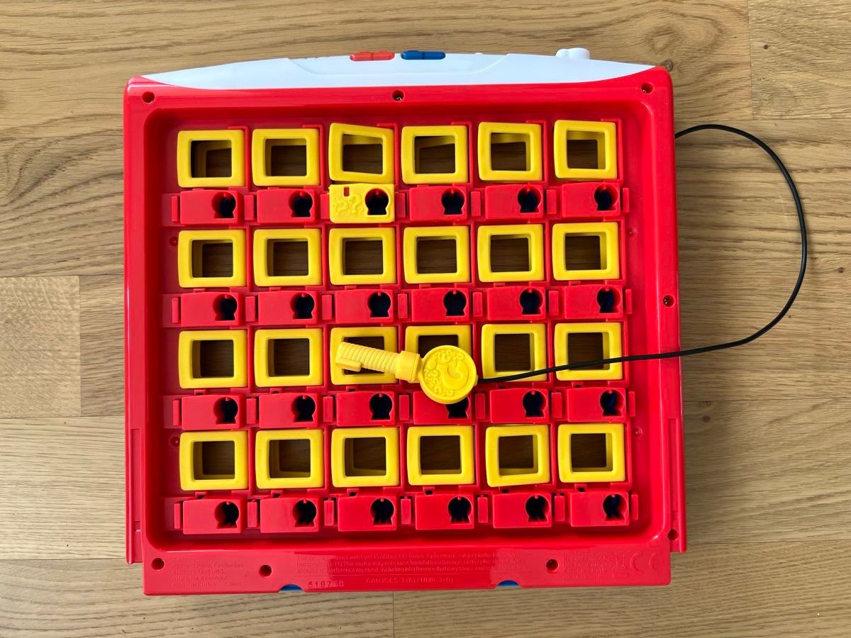 Giochi: Hasbro Electronic Guess Who Game – Nuovo (secondo la descrizione) da Küsnacht ZH venduto da JewellerybyNur 5