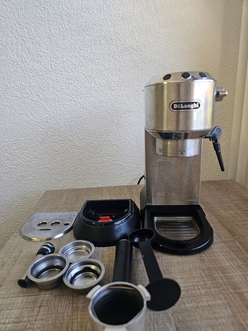 De'Longhi Macchine per caffè & Macchine per espresso: Coffee Machine DeLonghi – Usato da Genève venduto da mik_5kbr