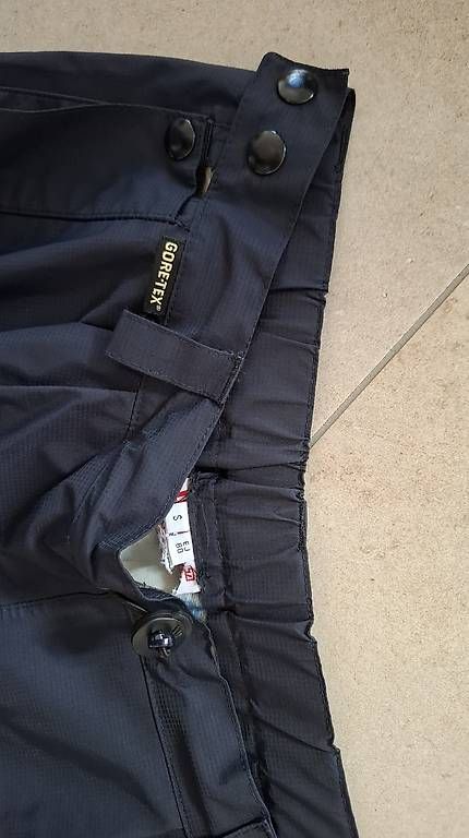 Pantaloni: Pantalon pluie Taille S – Usato da Essertes venduto da ast_mk5t