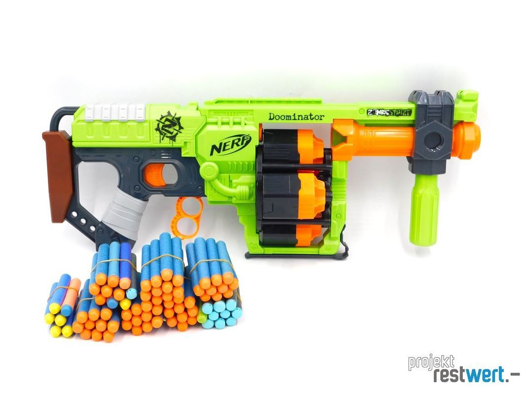 Nerf Giocattoli: Nerf Blaster Doominator inkl. Munition von HASBRO – Usato da Bülach venduto da restwert_buelach