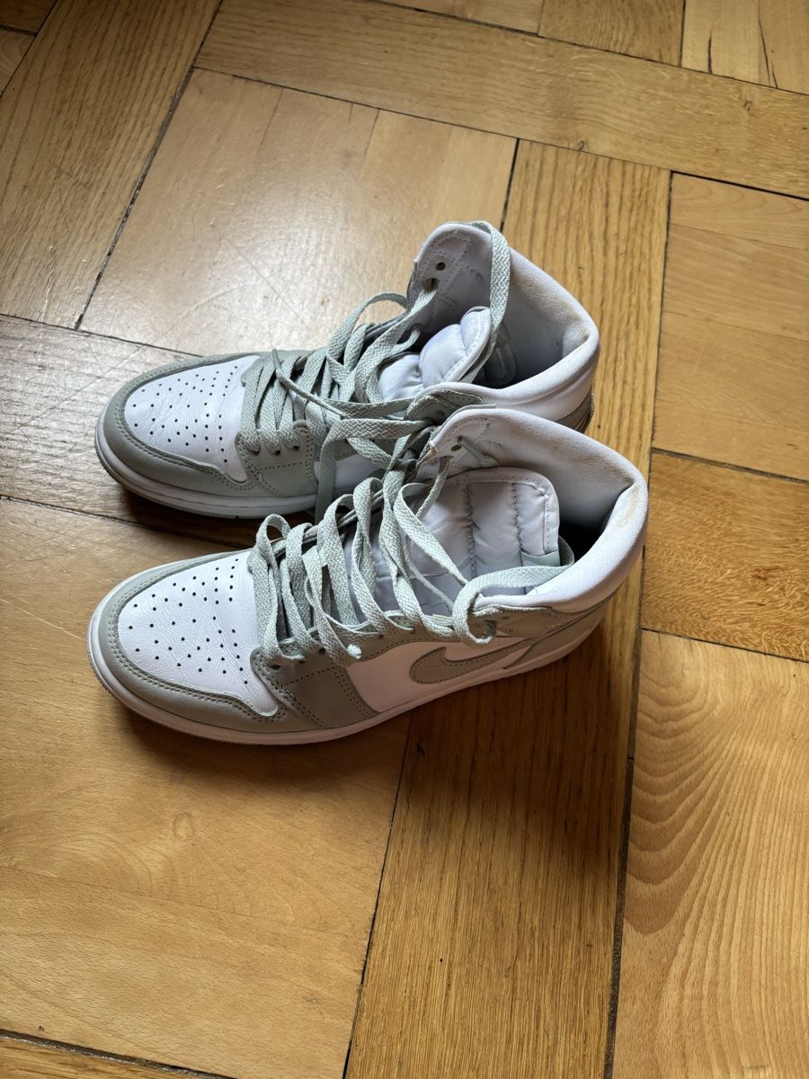 Jordan Scarpe da uomo: Nike Air Jordan 1 High – Nuovo (secondo la descrizione) da Bern venduto da Lydiixa 1