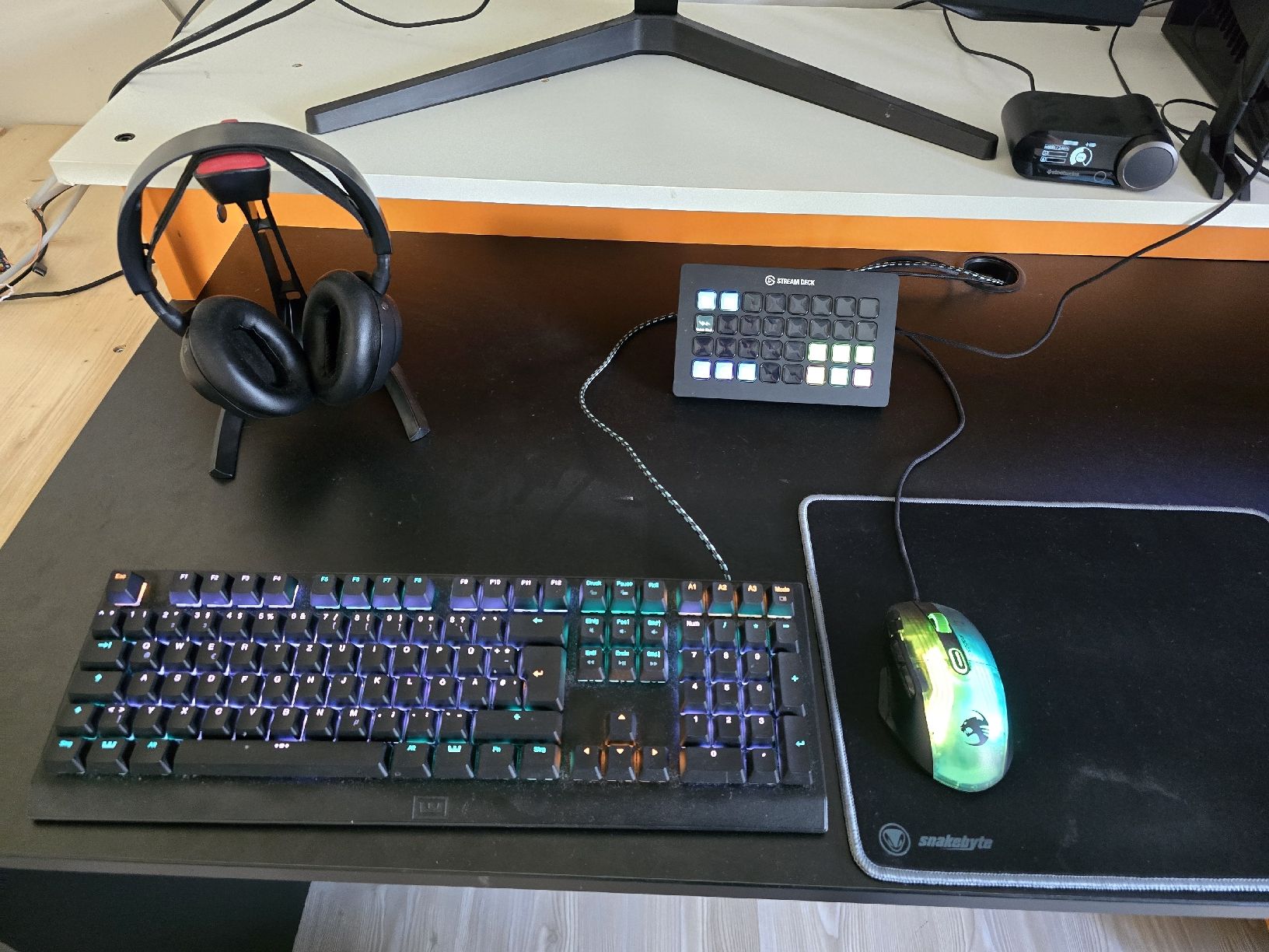 PC: Gaming PC full setup + Extras. Top Zustand – Nuovo (secondo la descrizione) da Züberwangen venduto da nachspce 3