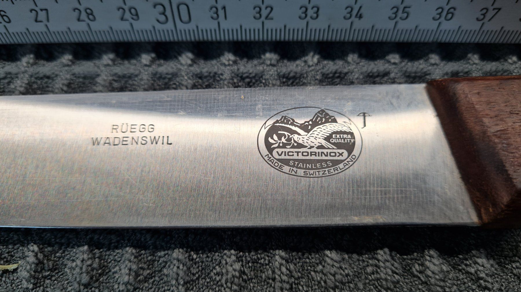 Victorinox Coltelli da cucina: Victorinox Küchenmesser 35.5cm Klinge – Usato da Wangen SZ venduto da mollosser 1