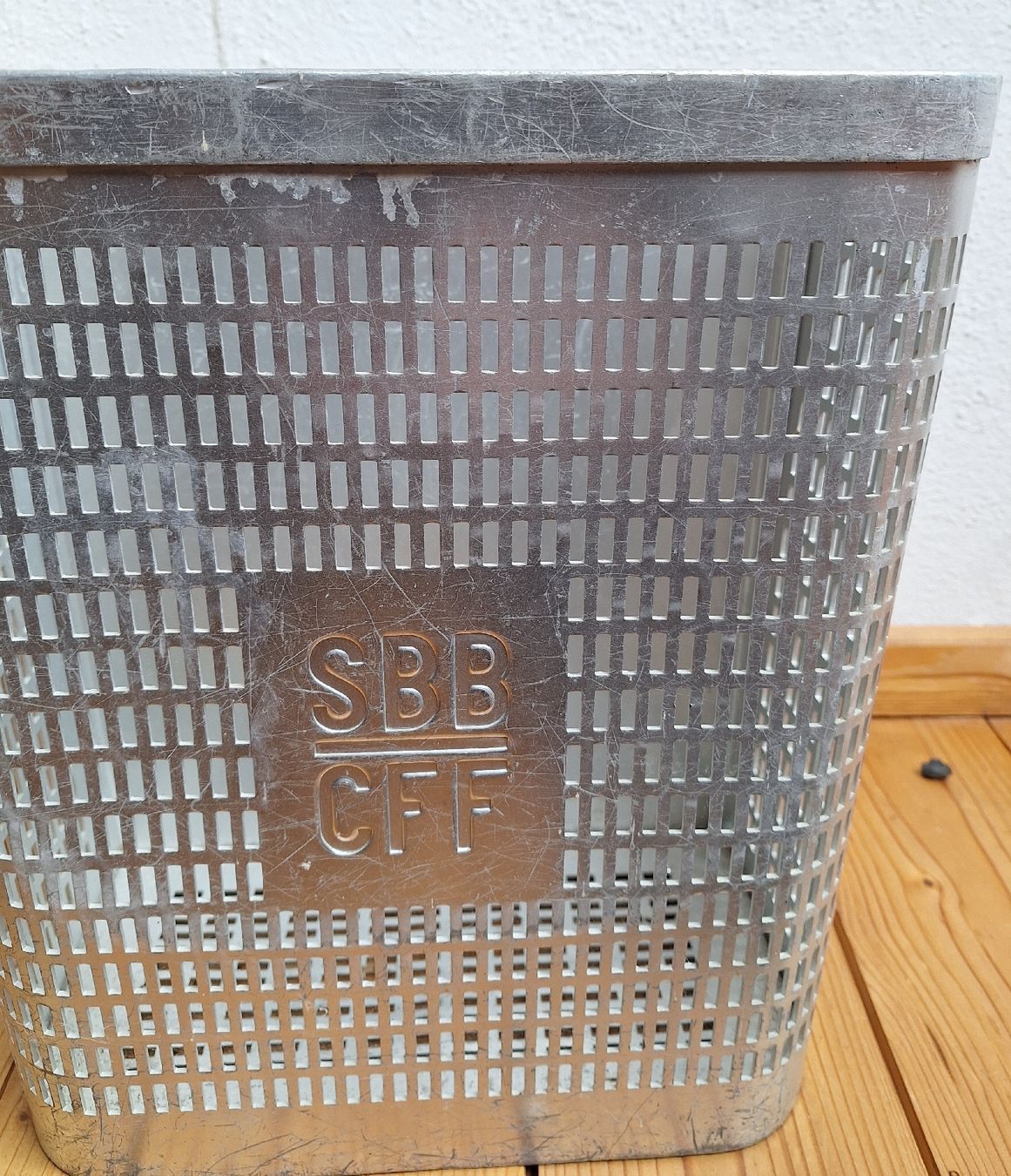 Cestini per rifiuti: SBB Abfalleimer/Aschenbecher – Usato da Züberwangen venduto da Christine55 1