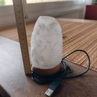 Salzlampe wechselt das Licht 