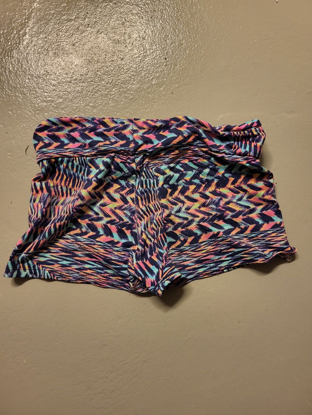 Leggings: Damen Shorts bunt mit Muster elastischer Bund Grösse S – Usato da Mönchaltorf venduto da DiaPG 1