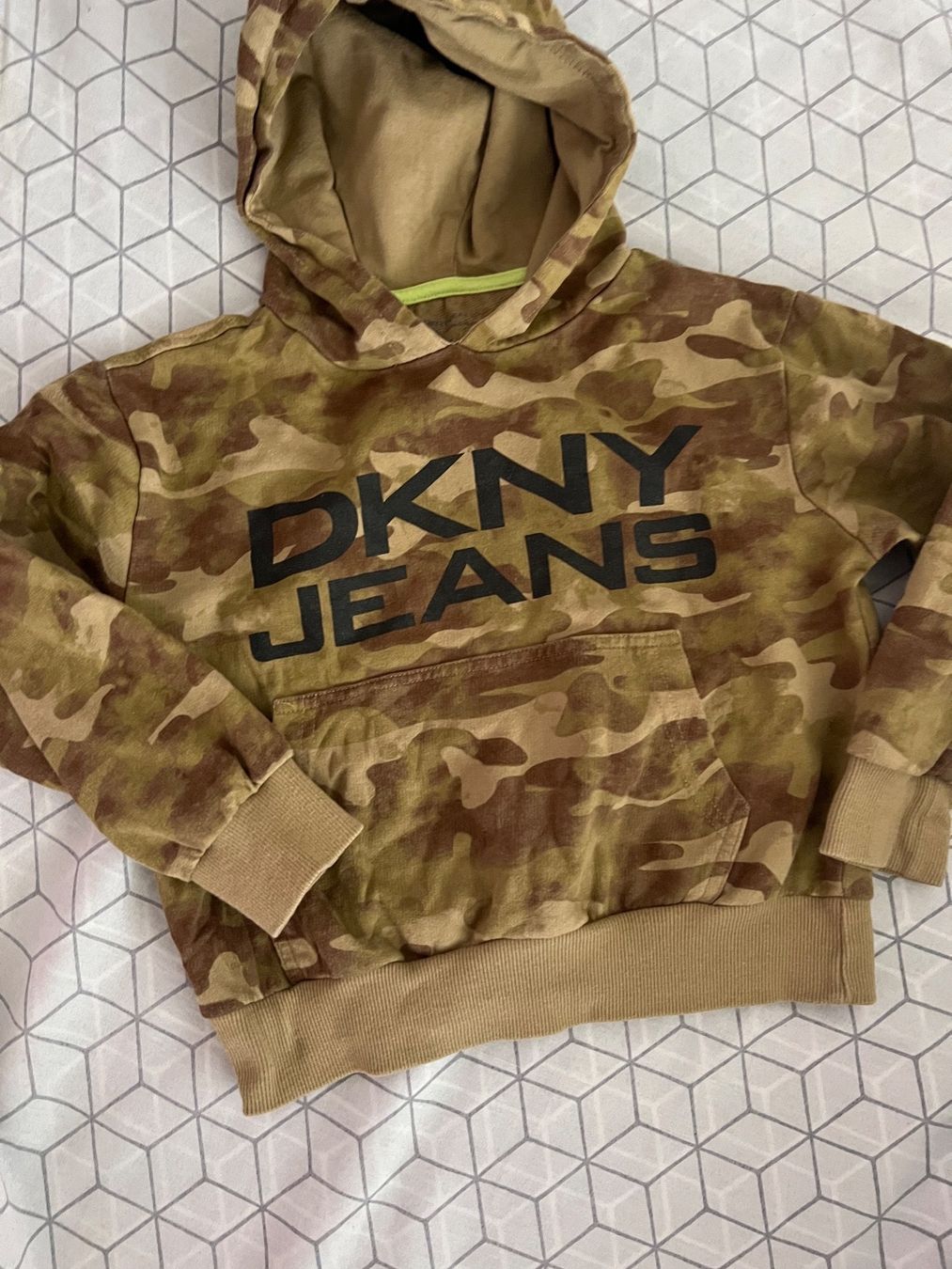 DKNY Maglioni & Felpe: DKNY PULLOVER HOODIE GR 104/110 – Usato da Basel venduto da theo-g77 1
