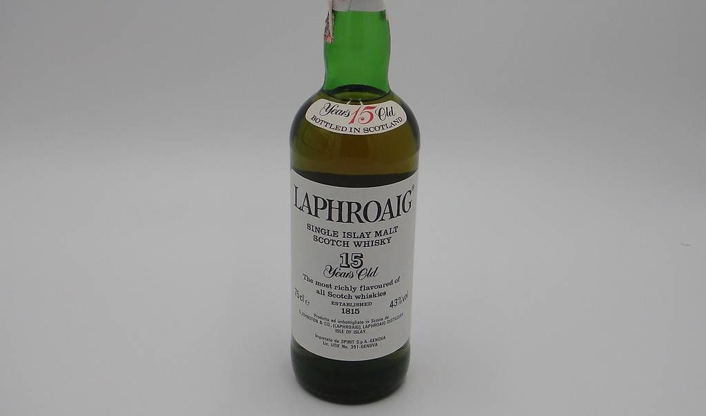 Laphroaig Bevande alcoliche: Whisky LAPHROAIG 1980 - 15 ans – Nuovo e nell'imballaggio originale da Lausanne venduto da mic_nf2y