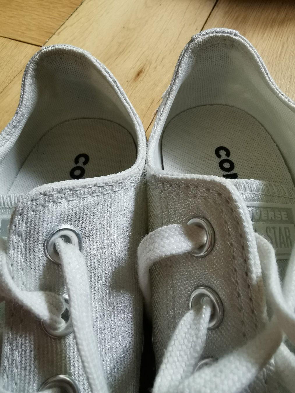 Converse Scarpe da donna: Converse Silber 39.5 – Usato da Bern venduto da Linii 3