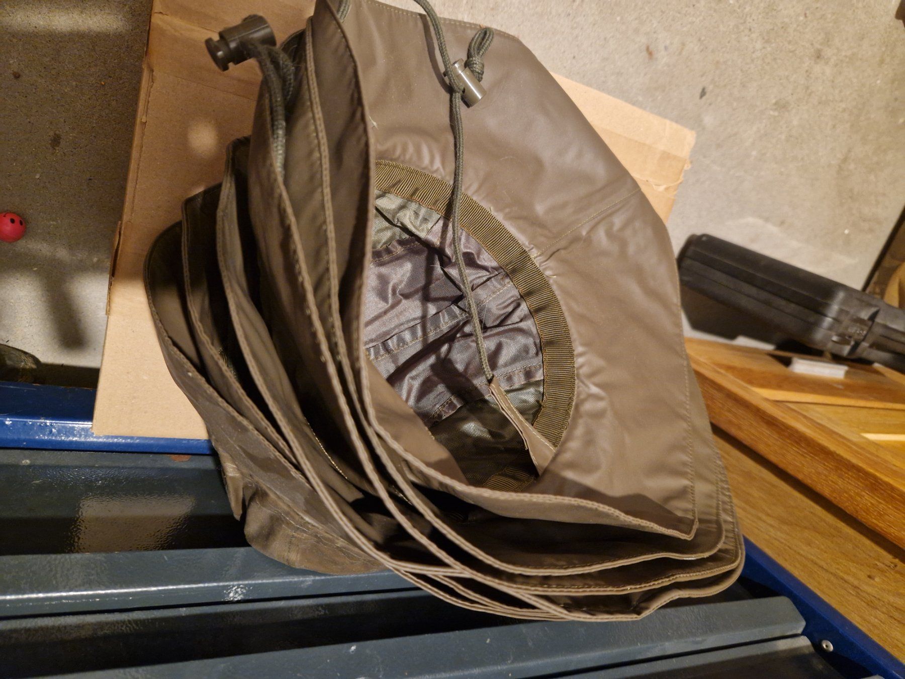 Schweizer Armee Copricapi, berretti & cappellini: Militärhut, Armee – Usato da Metzerlen venduto da SS01 1