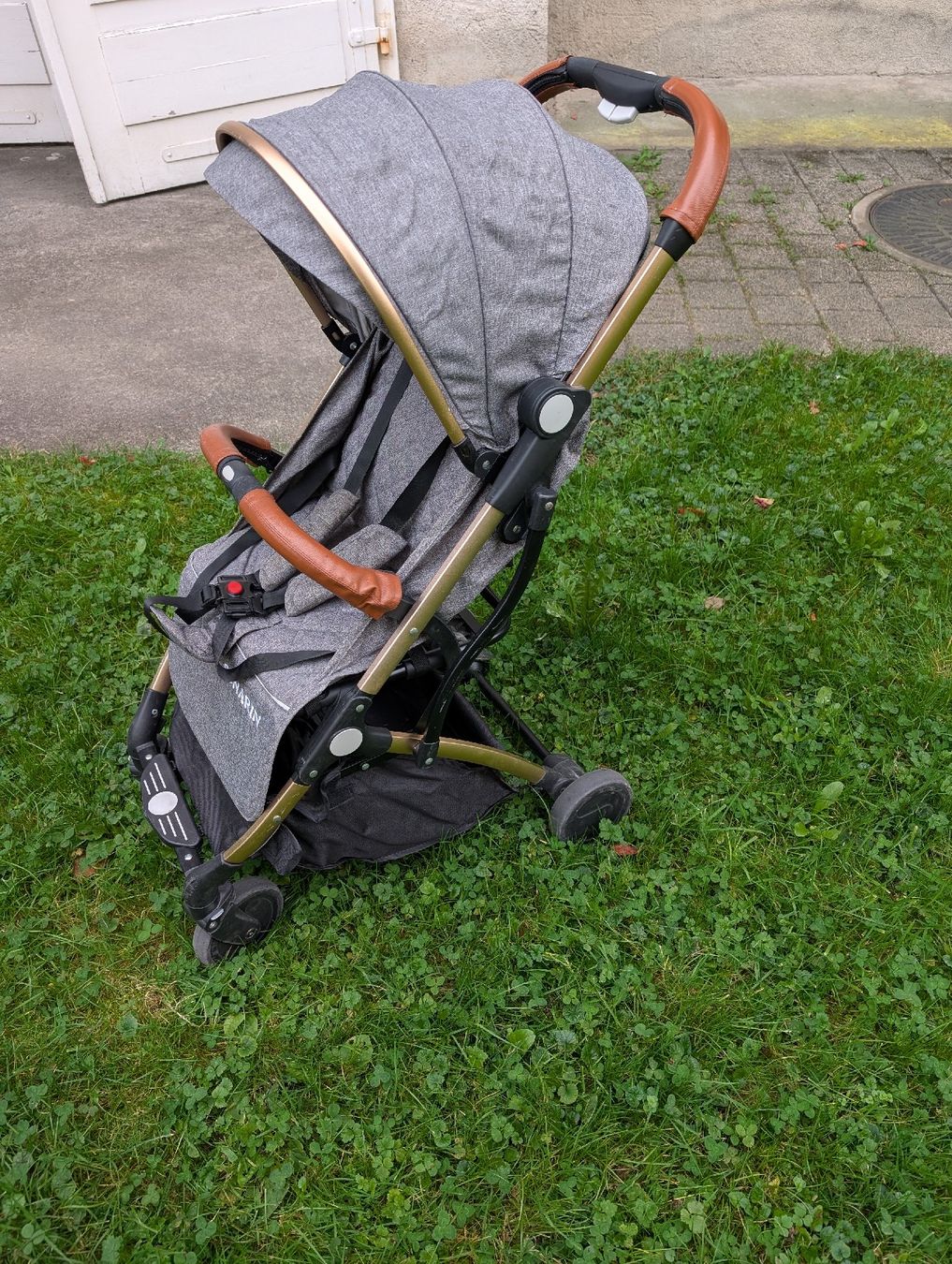 Carrozzine: sonarin lightweight stroller – Usato da Zürich venduto da cos_j57v 2