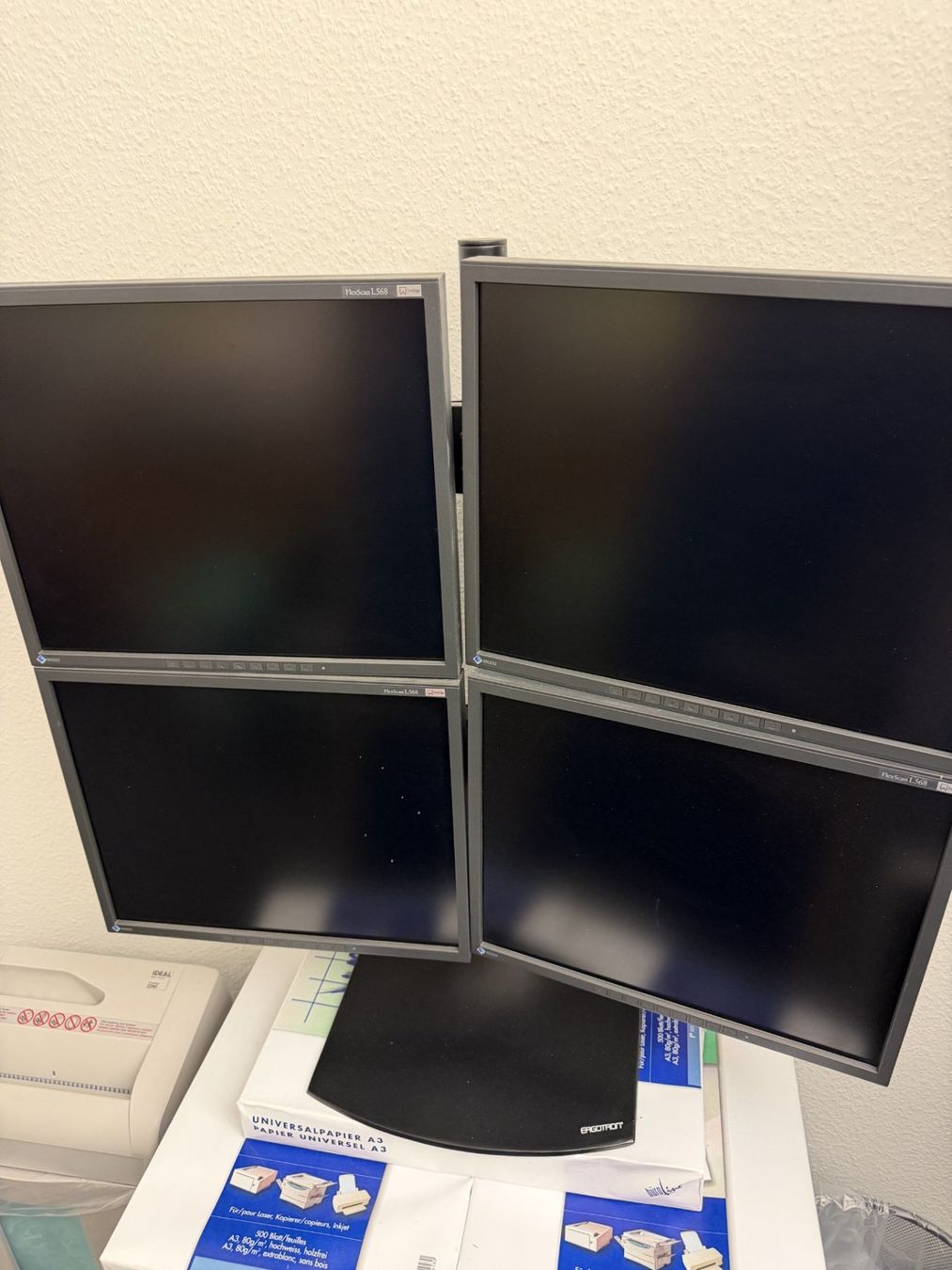 Racks & Cavalletti: Drucker, Server-Rack, Bildschirme – Usato da Baar venduto da sch_2q8r 4