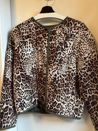 Veste imprimé léopard style courte TS/M occasion