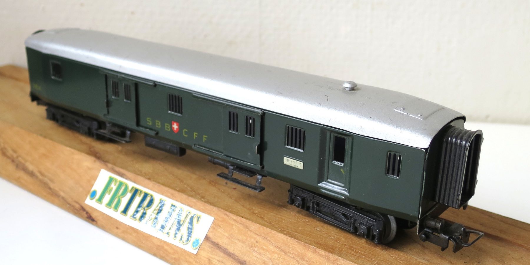 Märklin Modellini di ferrovie: MARKLIN 4017 SBB CFF FOURGON A BAGAGES LEGER – Usato da Gland venduto da FRtrains