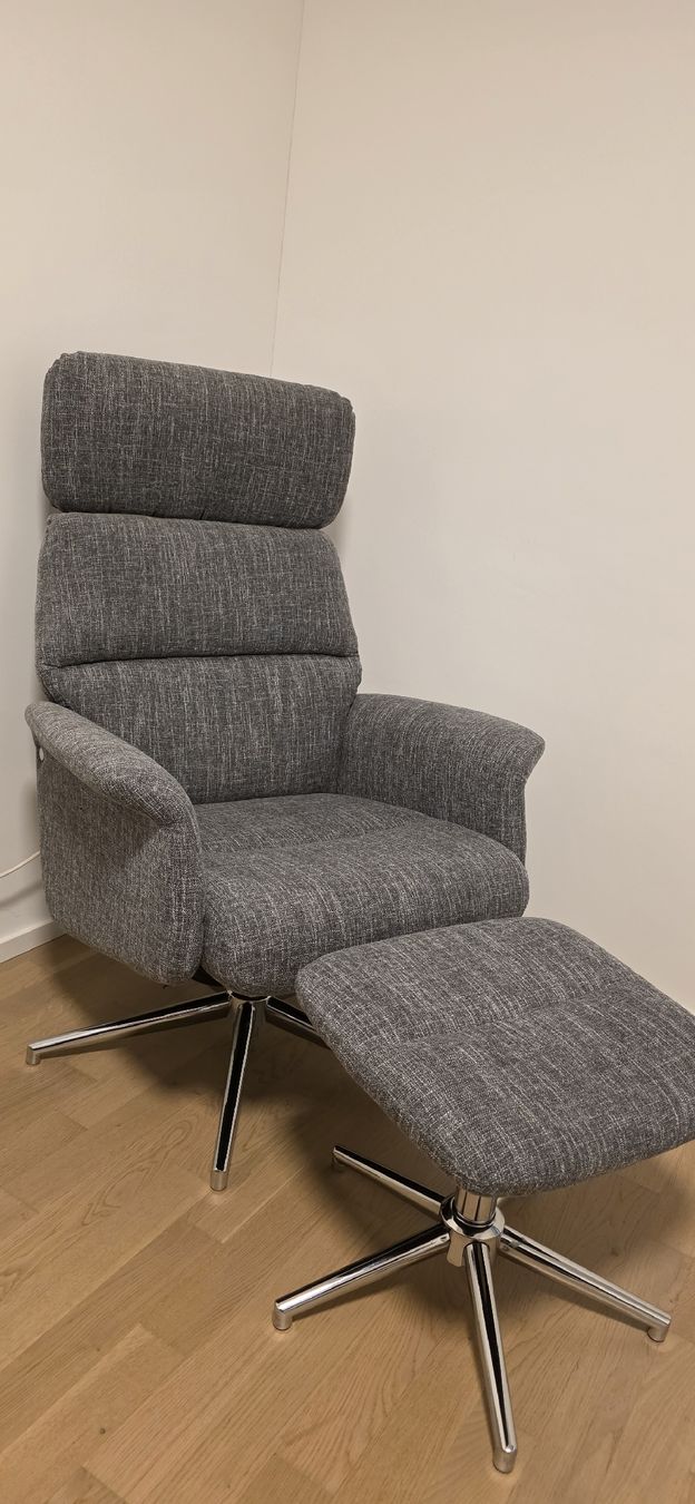 Ikea Poltrone: Relax-Sessel mit Hocker in Grau – Nuovo (secondo la descrizione) da Dietikon venduto da Mil_yw5j