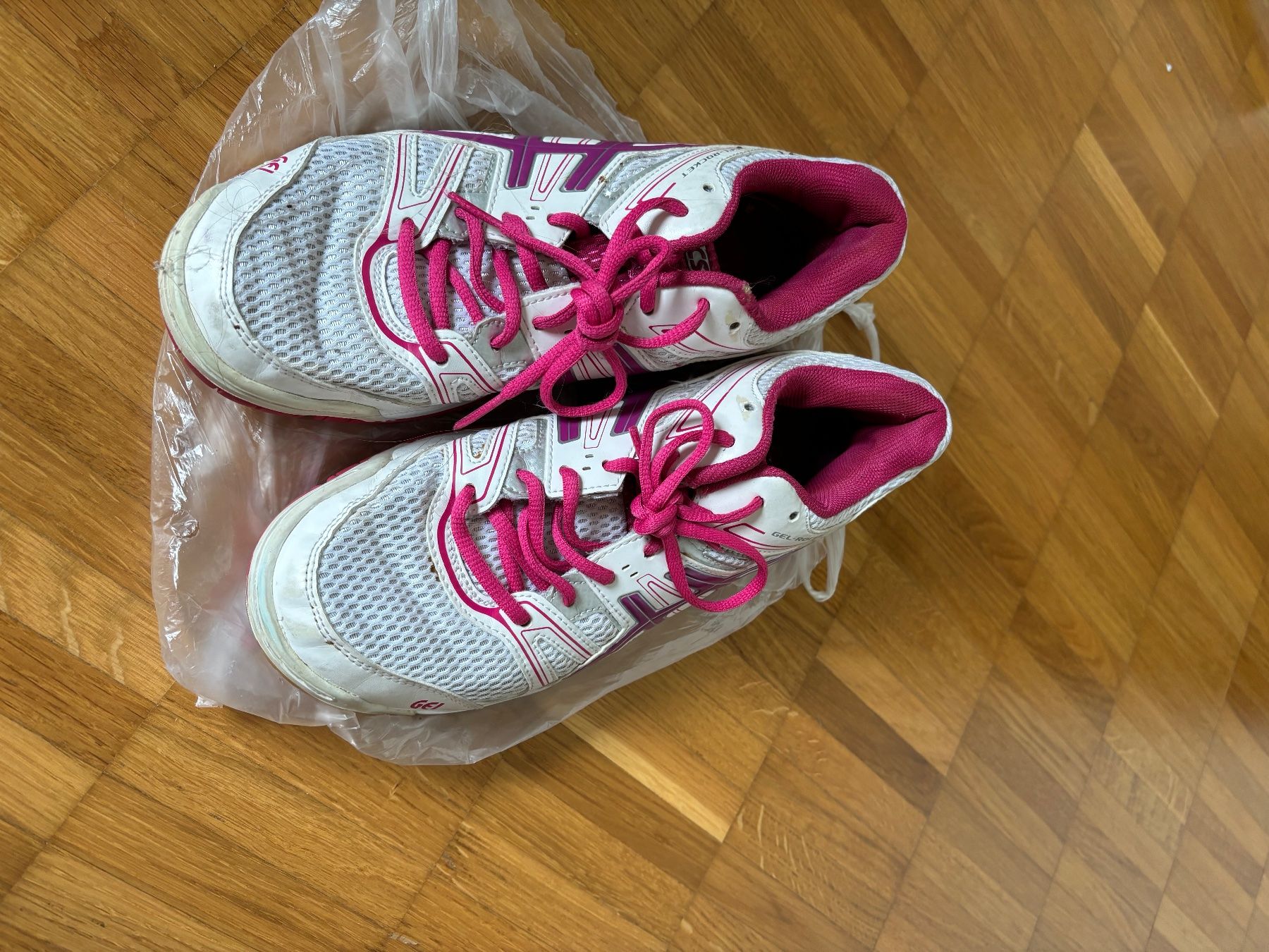 Asics Damenschuhe: Asics Sportschuhe, Gr. 38 – Gebraucht aus Winterthur von Sunshine143 2