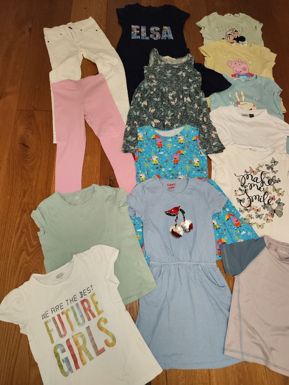 Lotti & Set di vestiti: Kleiderpaket Gr.122/128 – Usato da Kriens venduto da Xonox 1