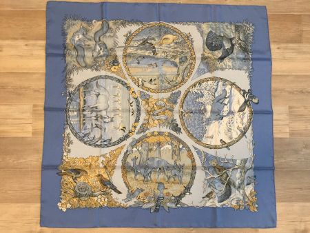 HERMES "LES QUATRE SAISONS" Foulard en soie
