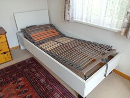 Bett mit Rost 200x90cm