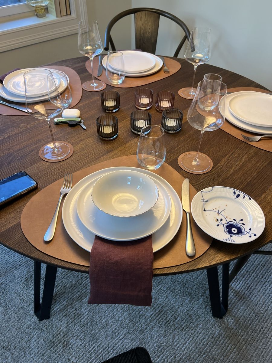 Tische: Round Oak Dining Table 4-6 Seater - Great Condition – Gebraucht aus Zürich von aba_5jb9 2