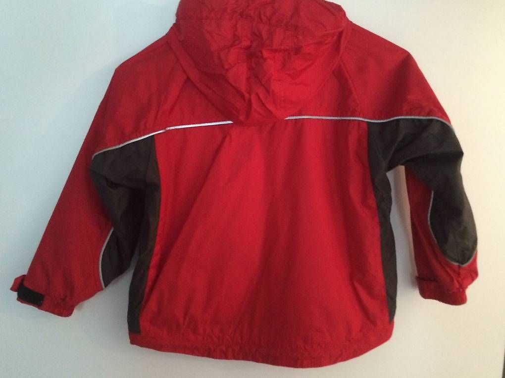 Vestes & Manteaux: Freizeitjacke rot (Grösse 110) – D'occasion à Rothenburg par Flaeckly 1