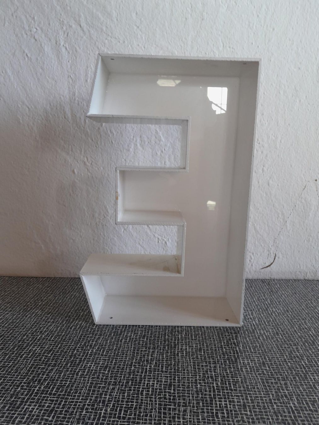 Alle Dekorationen: Kunststoff Buchstabe "E" – Gebraucht aus Männedorf von Bel-view 3