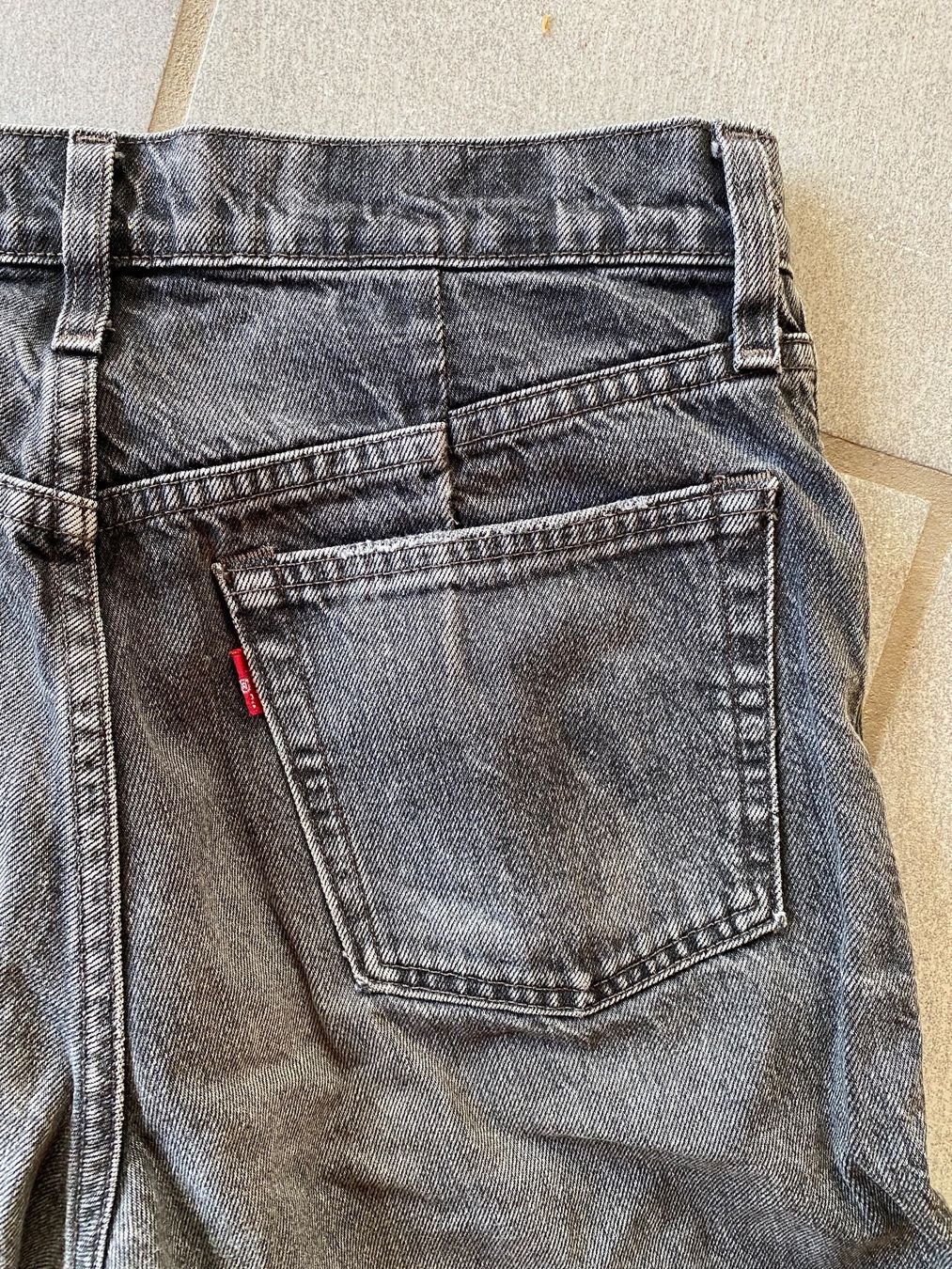 Levi's Jeans: Levi's Altered W28 – Gebraucht aus Les Posses-sur-Bex von LylaPois 4