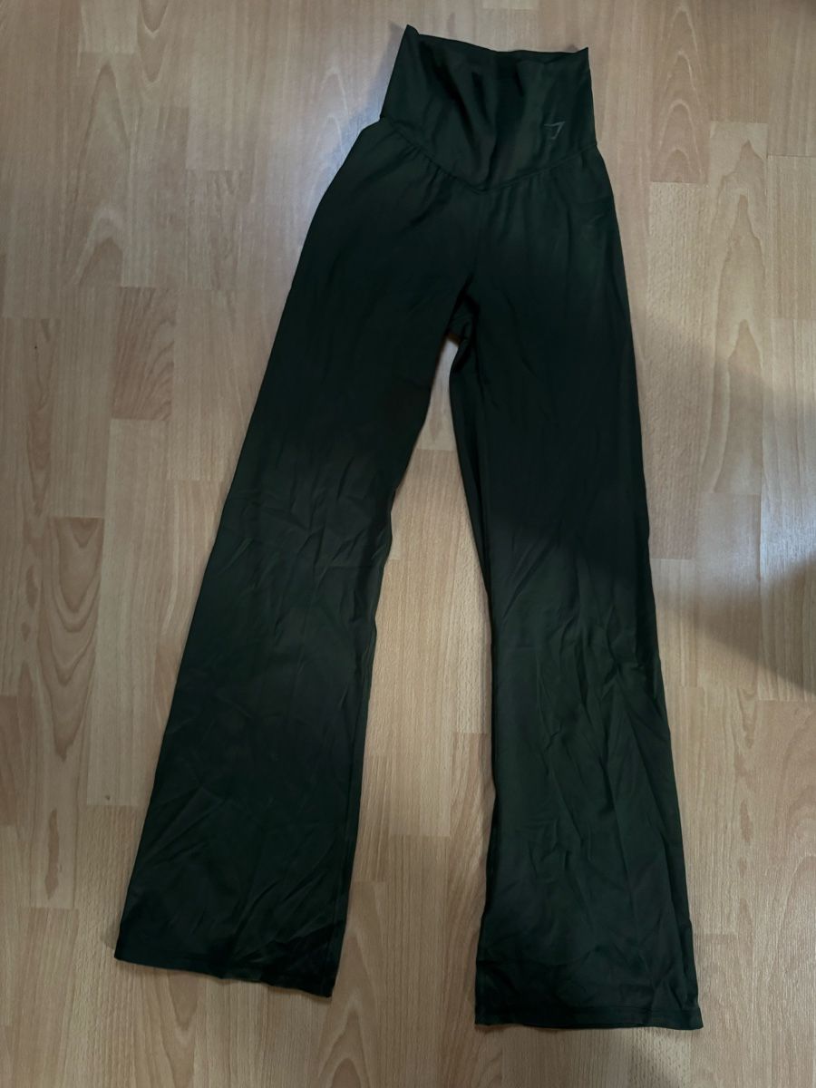Gymshark Leggings: Gymshark Elevate Flared grün Grösse S – Neu (gemäss Beschreibung) aus BERN von mar_rz79 1