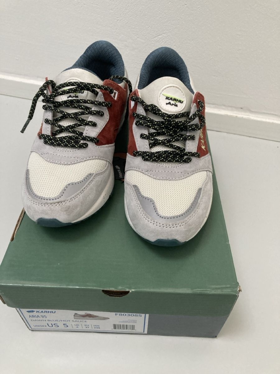 Karhu Scarpe da donna: Karhu sneakers, size 37 – Nuovo (secondo la descrizione) da Winterthur venduto da niemim 1