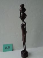 Afrikanische Frau kunstvoll geschnitzt aus Holz Gr. 23 cm.