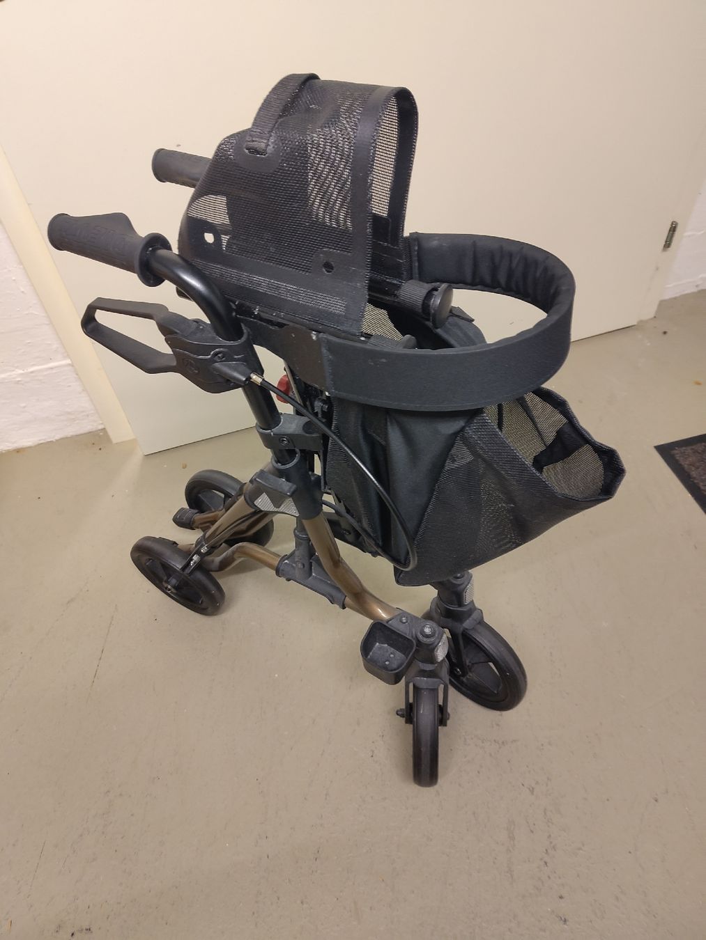 Ausili per la deambulazione: Rollator Taima S GT braun – Usato da Schaffhausen venduto da chr_2rw5 2