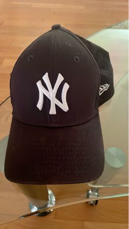Caps