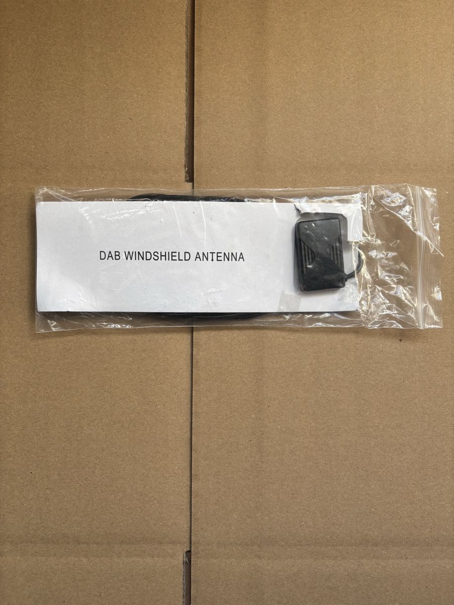Technique de radiocom: DAB Scheibenantenne – Neuf (Voir description) à Hägendorf par Bonafides-SO