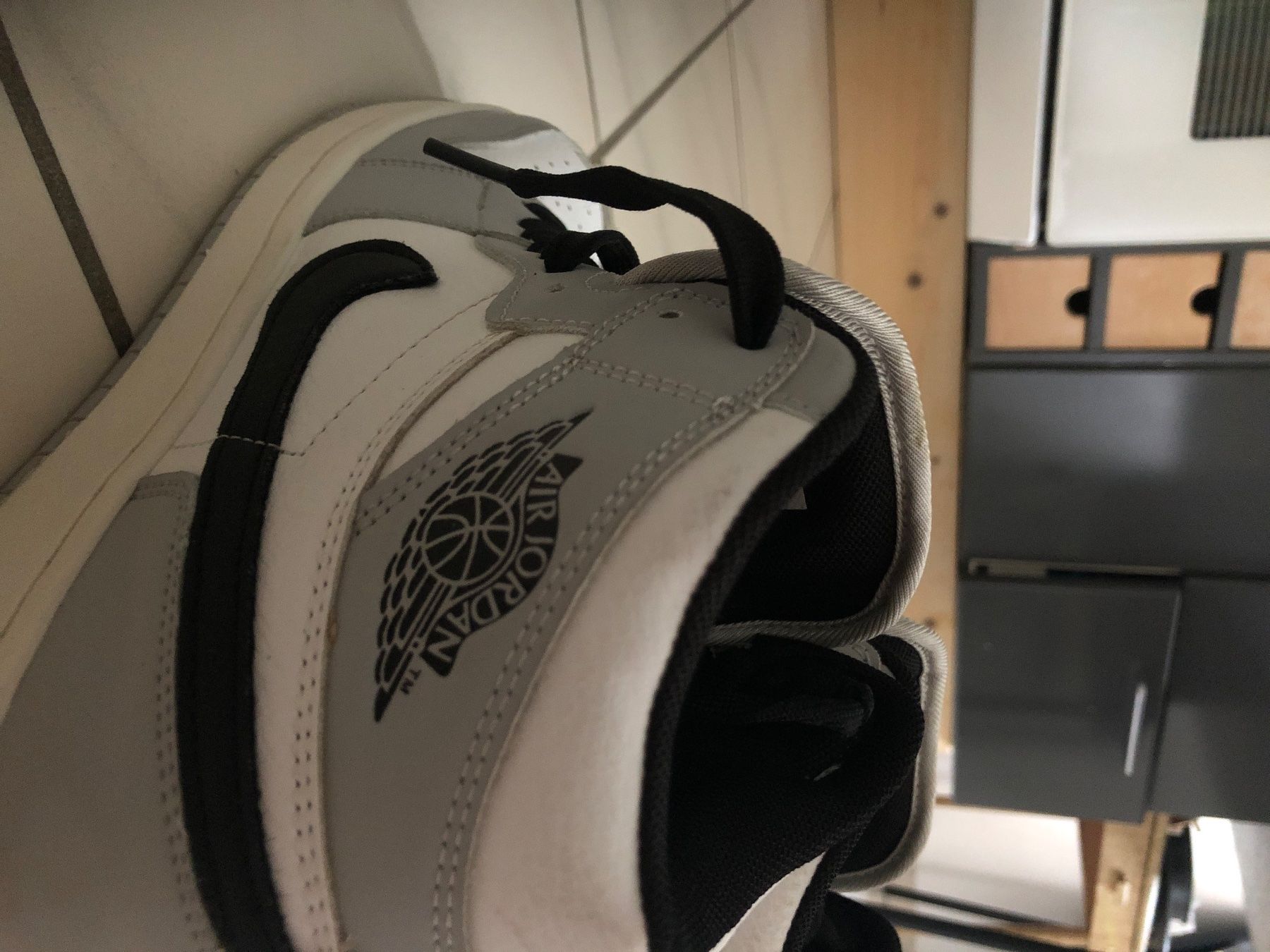 Jordan Scarpe da donna: Jordan 1 Mid, Size 6 UK, grey White, Excellent Condition – Nuovo (secondo la descrizione) da Baltschieder venduto da Miumiu21 3