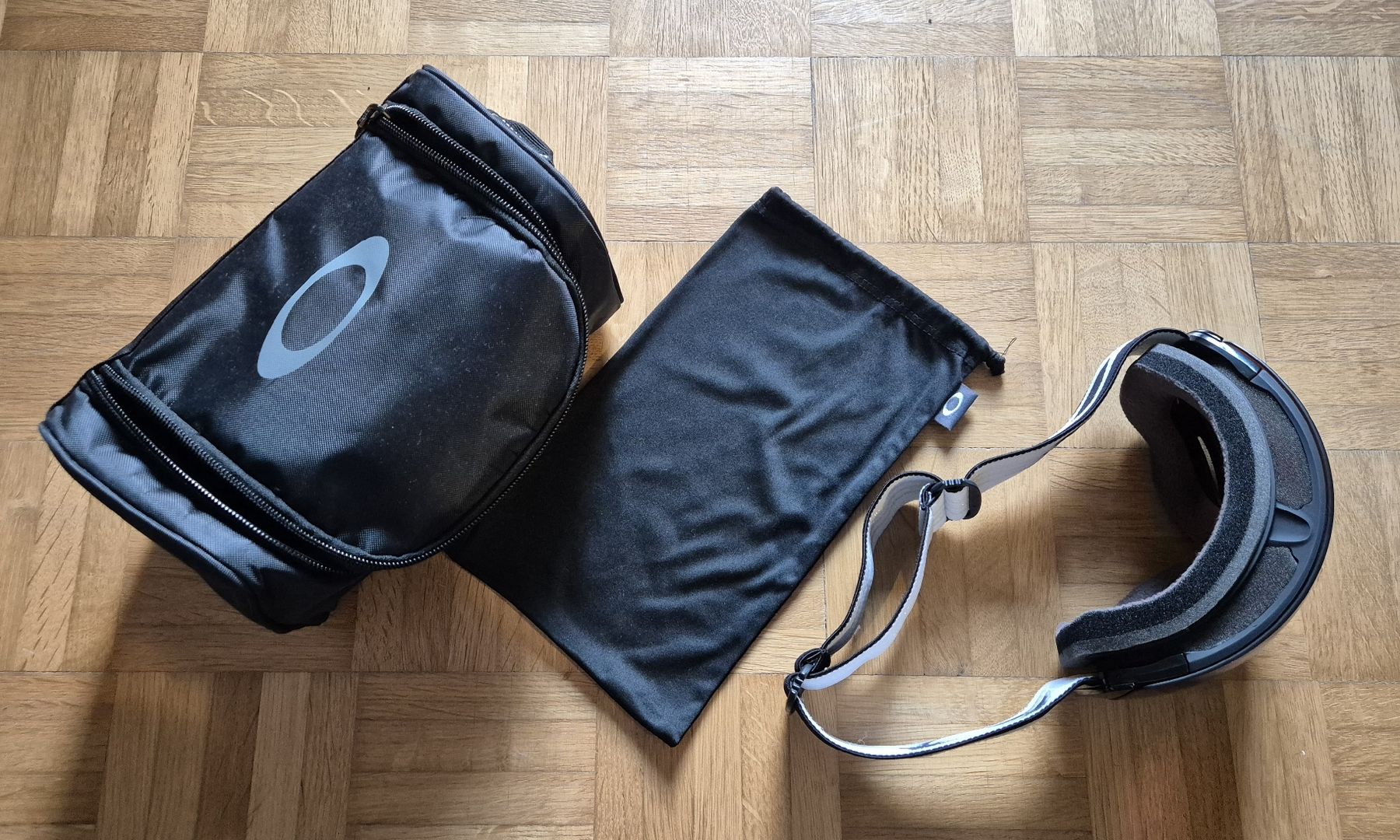 Oakley Occhiali & Lenti: Oakley Flight Deck M Skibrille – Usato da Bern venduto da samawy 4