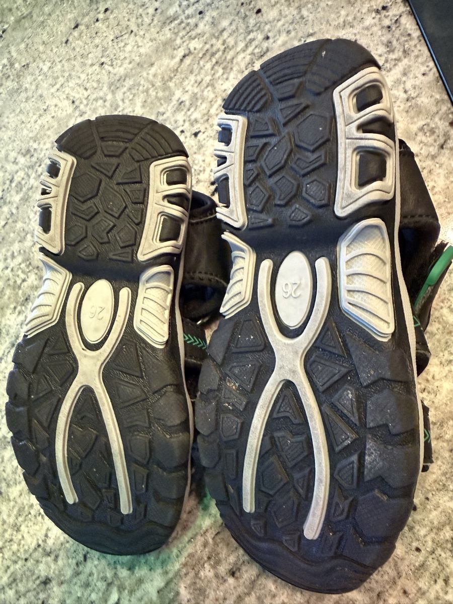 Scarpe per ragazzi: Kinderschuhen Gr. 25/26 – Usato da Steckborn venduto da Diana.84 2