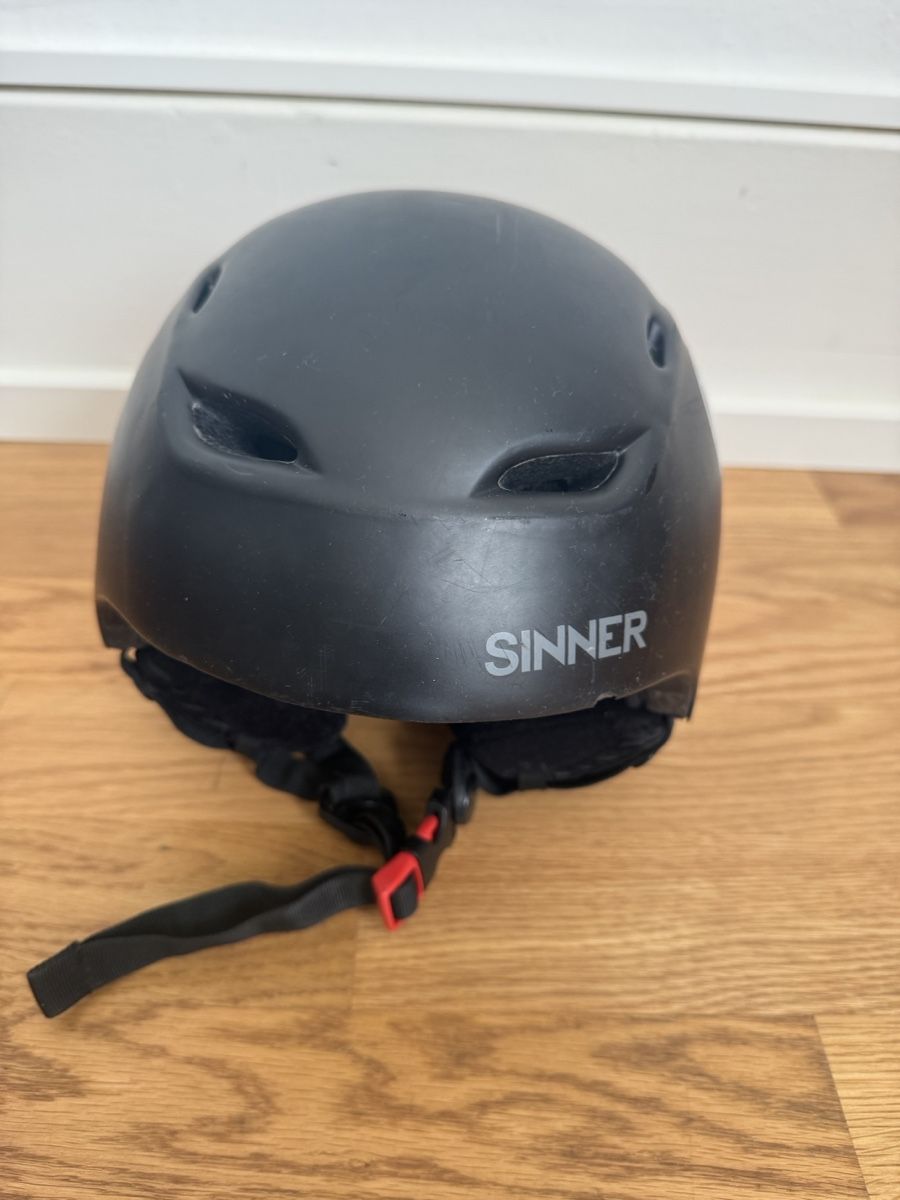 Helme: Skihelm Sinner schwarz Grösse M – Gebraucht aus Zürich von Jessica_6666