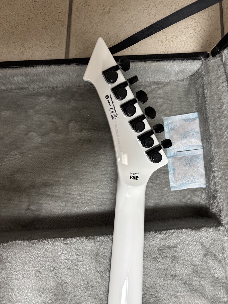 Esp Musikinstrumente: ESP LTD Snakebyte snow White  – Neu (gemäss Beschreibung) aus Le Fuet von Rambo88 4