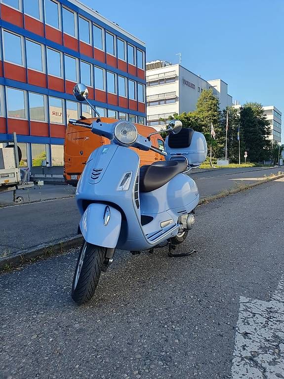 Vespa Scooters: Vespa GTS Super 300 – D'occasion à Riehen par daniel19910