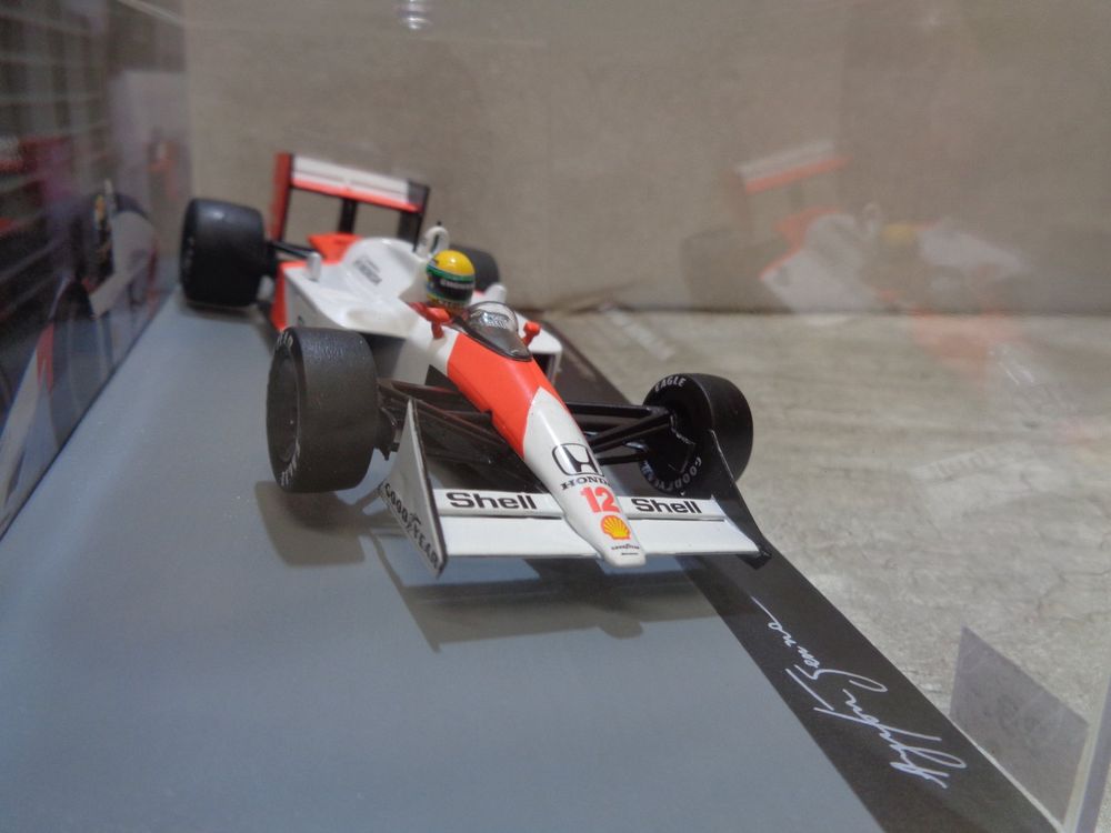 Réplique F1 87cm Ayrton Senna McLaren MP4 (occasion)