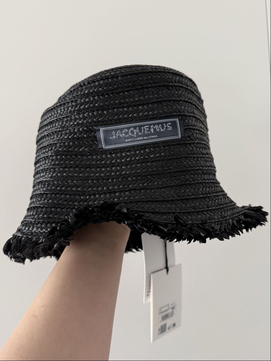 Jacquemus Copricapi, berretti & cappellini: JACQUEMUS le bob Bacino – Nuovo e nell'imballaggio originale da Forel (Lavaux) venduto da julie13 4