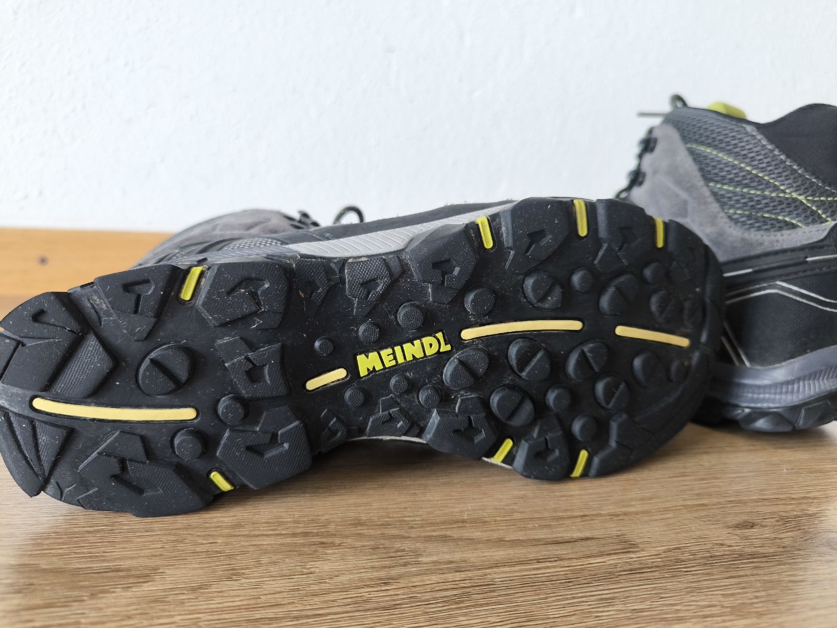 Meindl Scarpe da uomo: Meindl Goretex Wanderschuhe 42 / 8 – Usato da Ebikon venduto da brombomboli 2