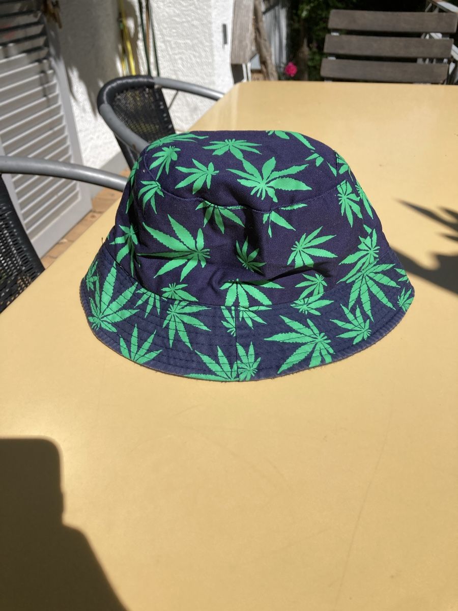 Copricapi, berretti & cappellini: Bucket Hat Hemp Leafs – Nuovo (secondo la descrizione) da Bern venduto da anj42 1