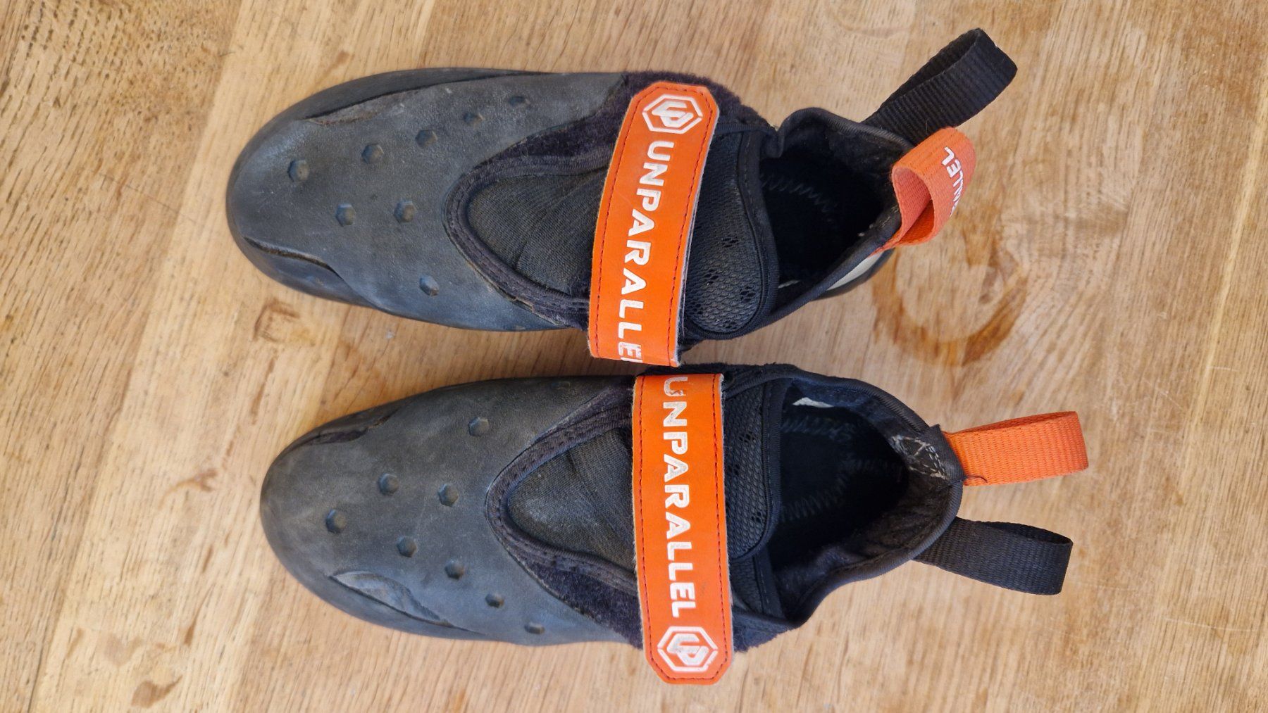 Scarpe da uomo: Kletterfinken Gr. 39,5 Kletterschuhe Kind – Usato da Zürich venduto da Peter_Ha 1
