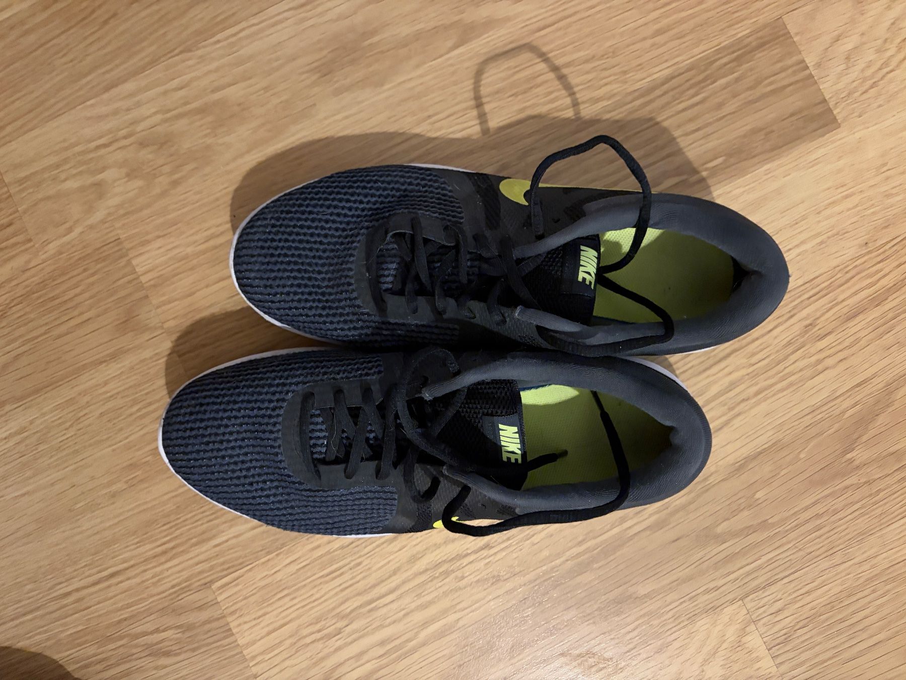 Nike Scarpe da uomo: Nike revolution 4 – Usato da Yverdon-les-bains venduto da z_vtl1 2