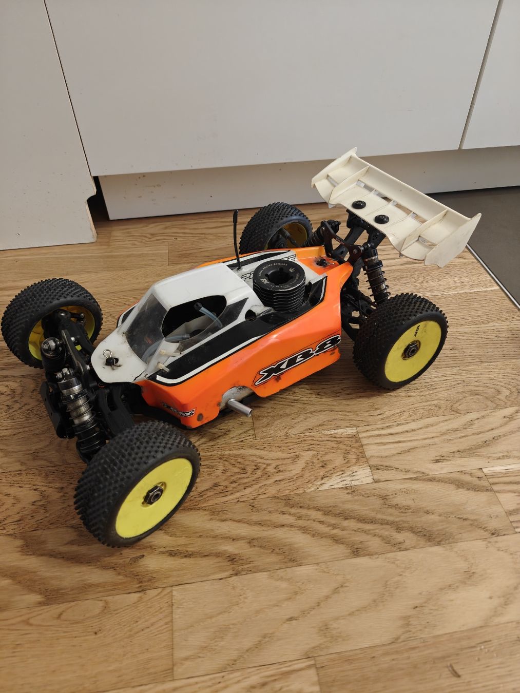 XRay Modellismo RC: X-RAY XB8 – Usato da Collombey venduto da pac_2kkr