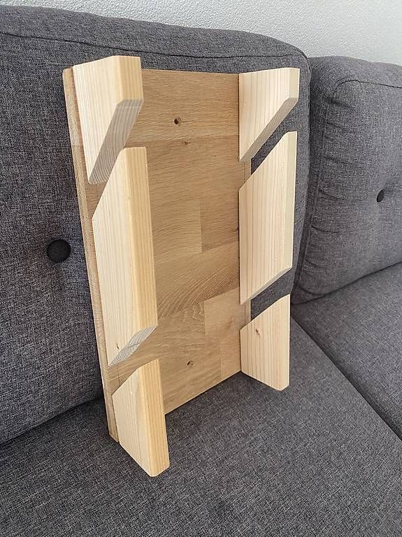 Supporti a parete: Selbstgemachte Skateboardhalterung – Usato da Biel/Bienne venduto da pau_7ss6
