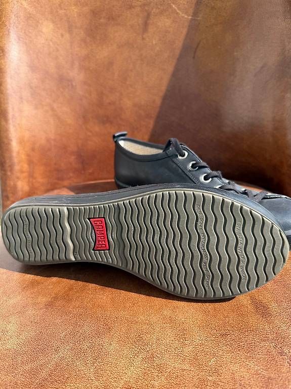 Camper Scarpe da uomo: Camper Sneakers Leder – Nuovo e nell'imballaggio originale da Hünikon venduto da Grand7 1