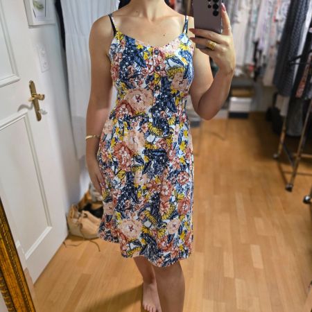 Sommerliches Blumenkleid, Gr. M, ideal für warme Tage!